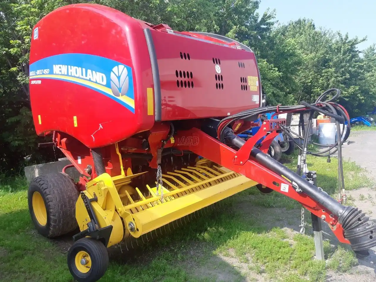 Gallery image 1 for Used 2021 New Holland ROLL-BELT 450 Round Baler