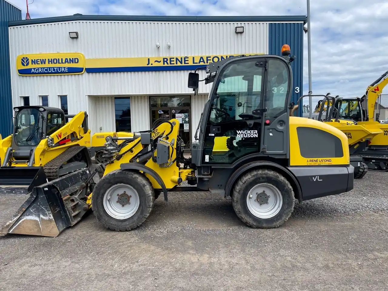 Gallery image 1 for Used 2017 Wacker Neuson WL38 Wheel Loader