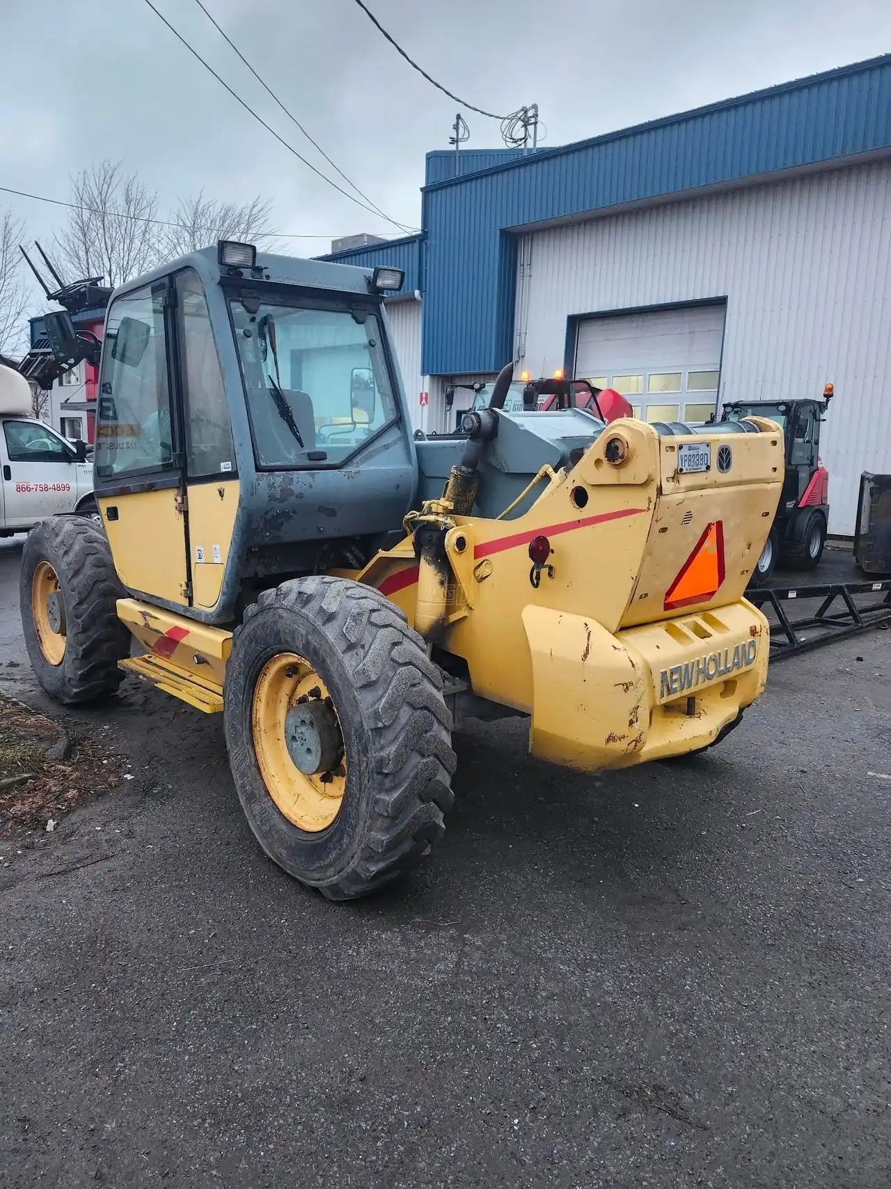 Gallery image 2 for 2000 New Holland LM850 TeleHandler