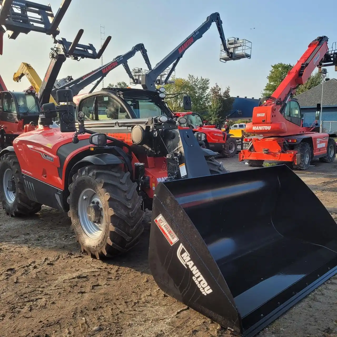 Gallery image 2 for 2023 Manitou MLT 1041-145 TeleHandler