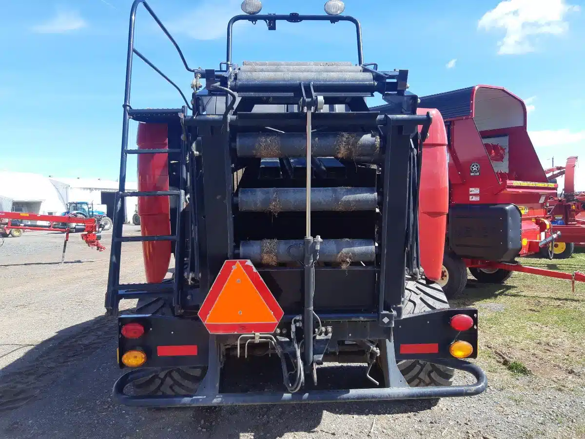 Gallery image 2 for Used 2015 New Holland BIG BALER 330R Square Baler - Large