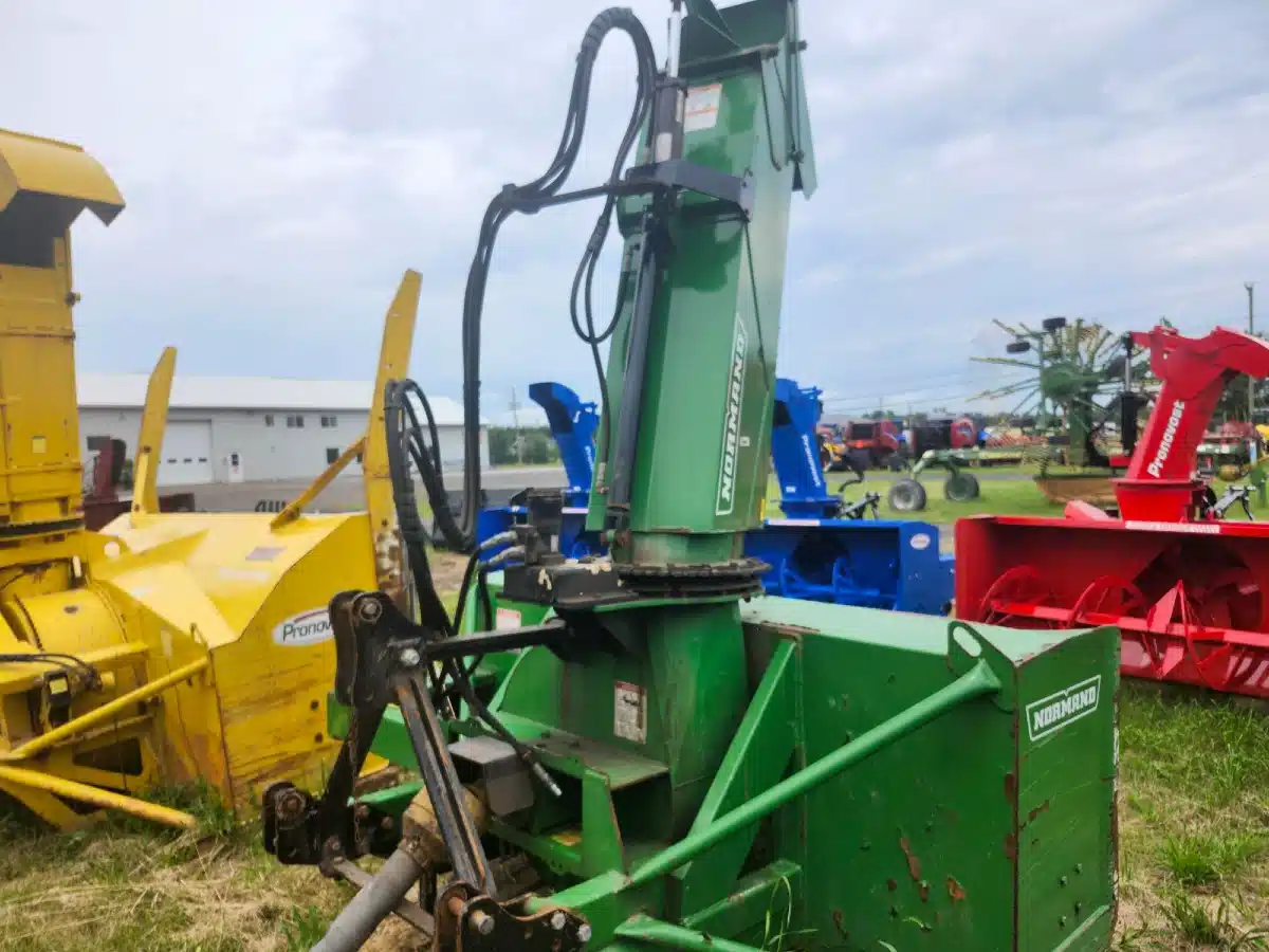 Gallery image 2 for Used Normand N92-310H Snow Blower