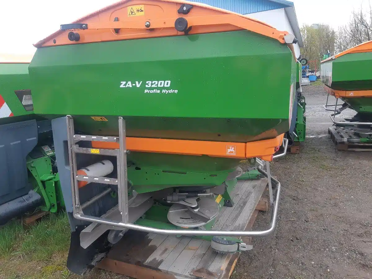 Gallery image 2 for Used 2022 Amazone ZA-V 3200 HYDRO Spreader - Fertilizer