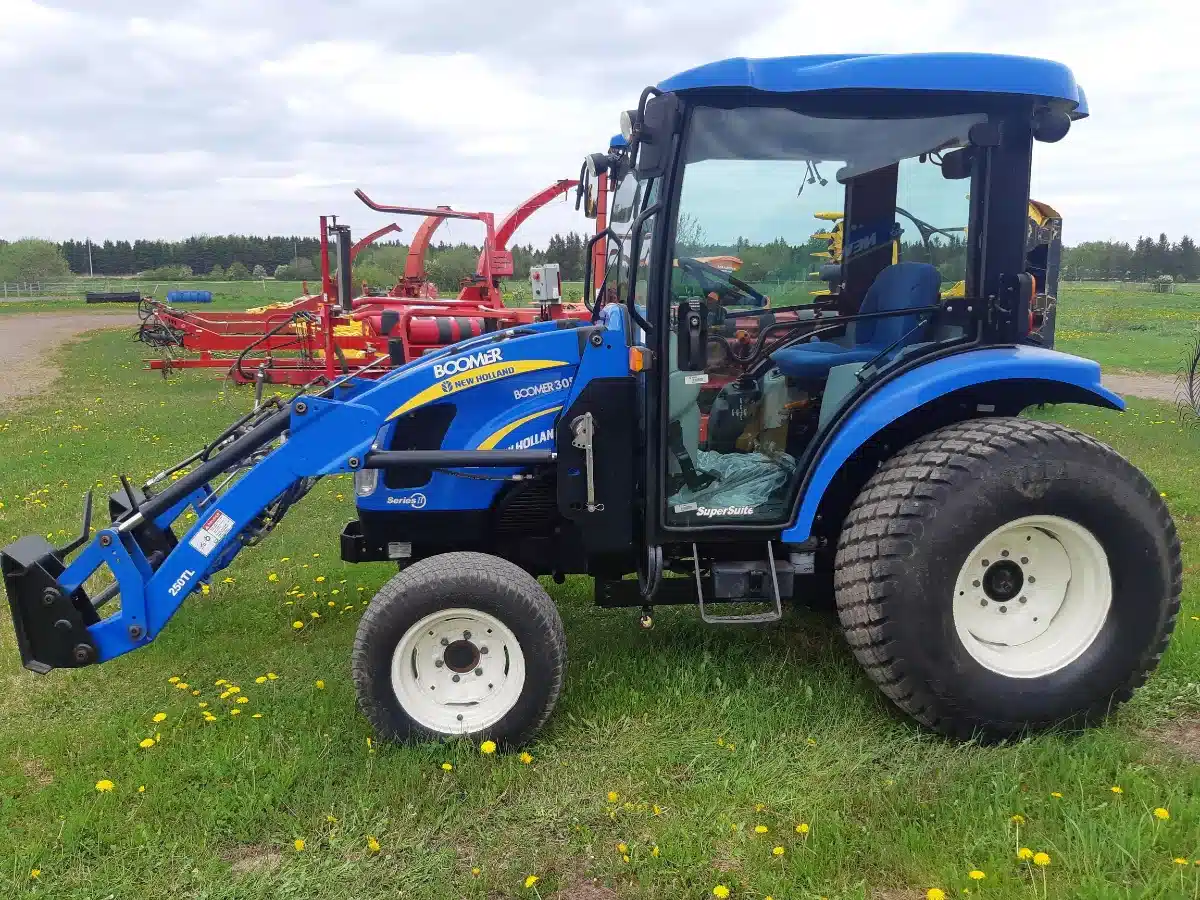 Gallery image 2 for Used 2014 New Holland BOOMER 3050 Tractor