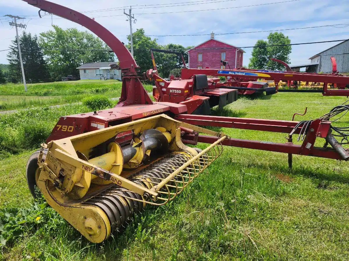 Gallery image 2 for Used New Holland 790 Forage Harvester