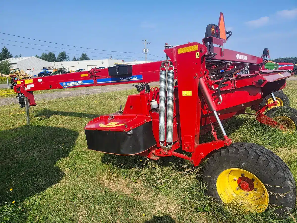 Gallery image 2 for New 2022 New Holland DB312R Disc Mower Conditioner