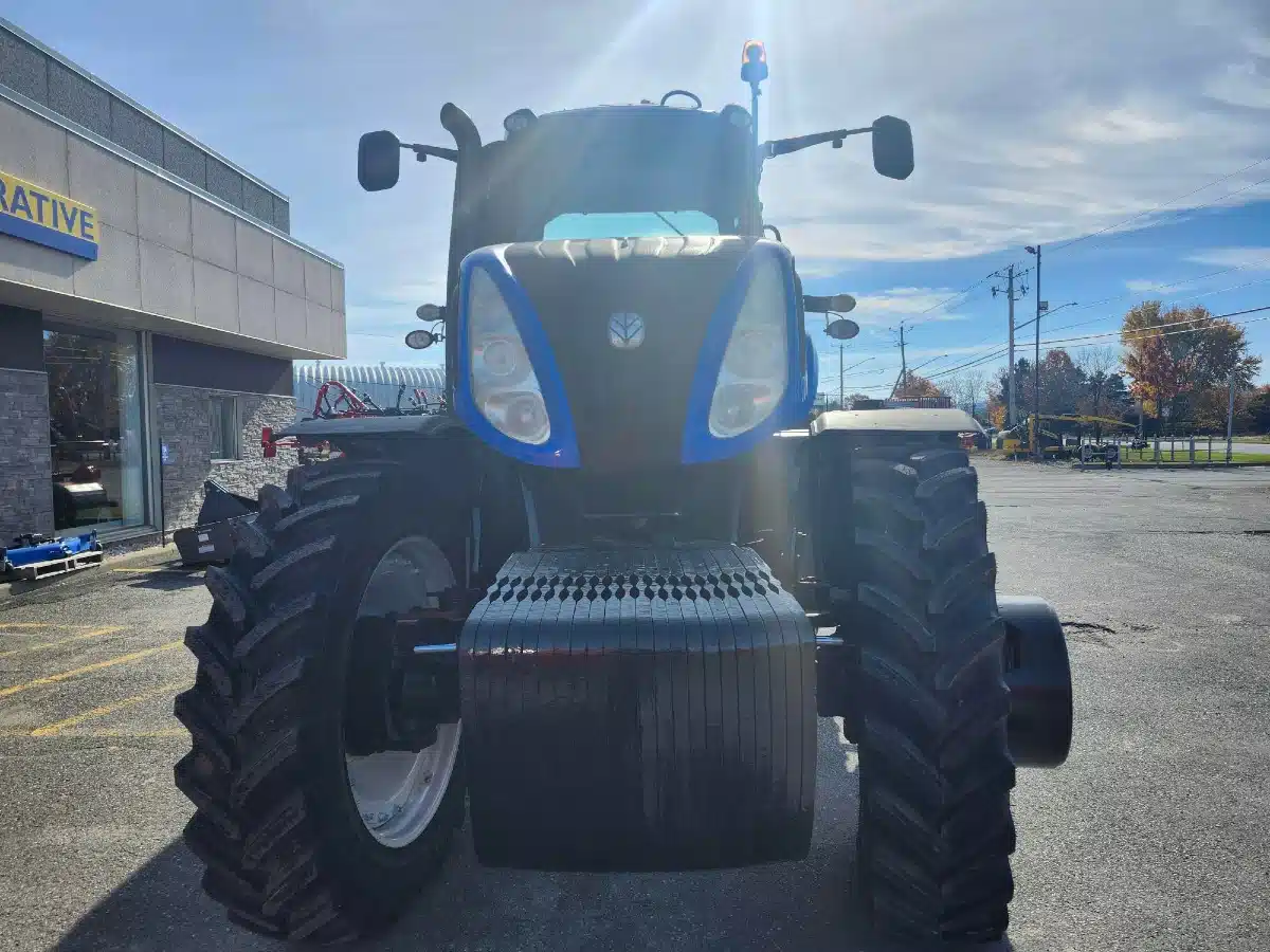 Gallery image 2 for 2013 New Holland T8.390 Tractor