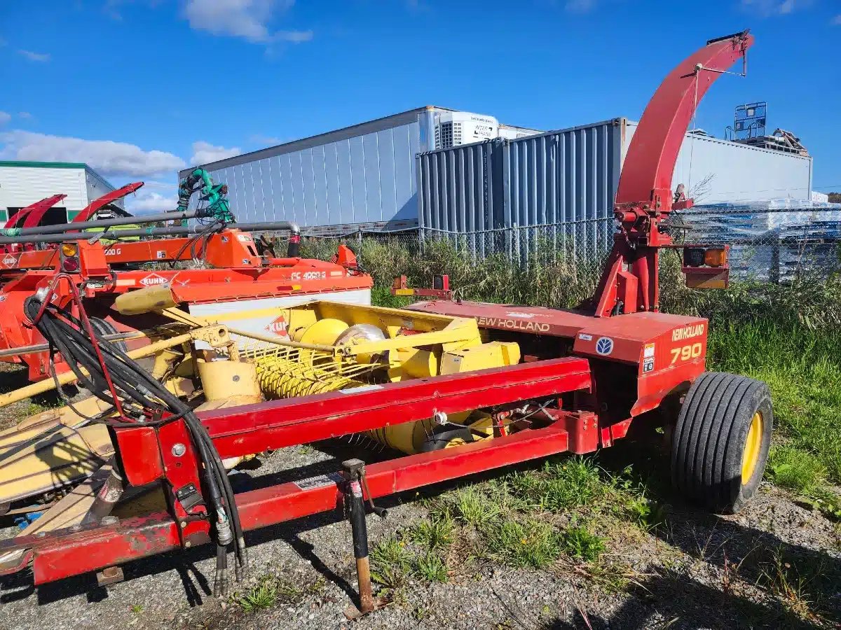 Gallery image 1 for Used New Holland 790 Forage Harvester