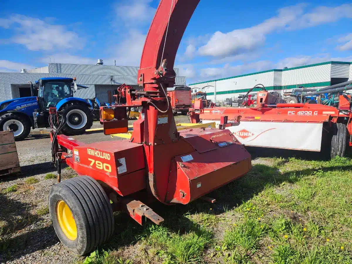 Gallery image 2 for Used New Holland 790 Forage Harvester