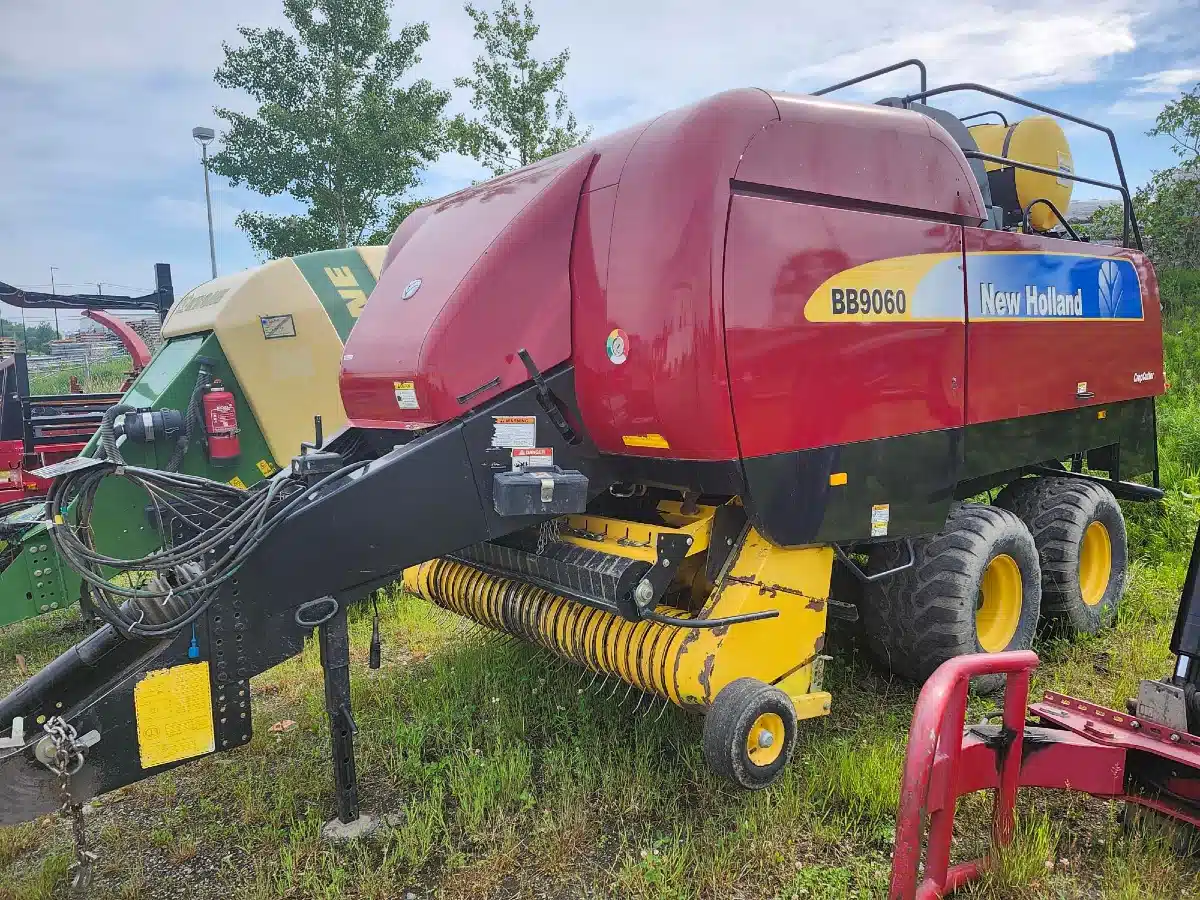 Gallery image 1 for Used 2012 New Holland BB9060 Square Baler - Large