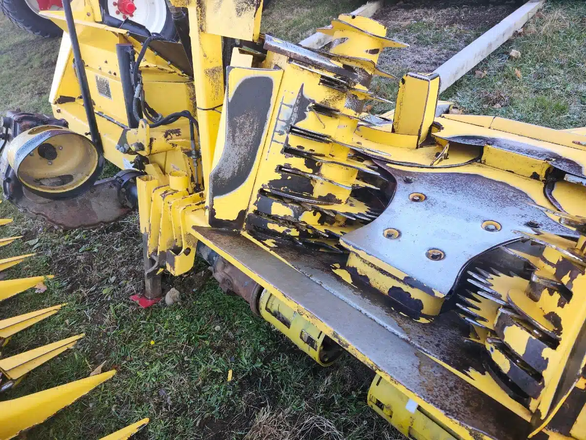 Gallery image 2 for Used 2010 New Holland 360N6 Header - Row Crop