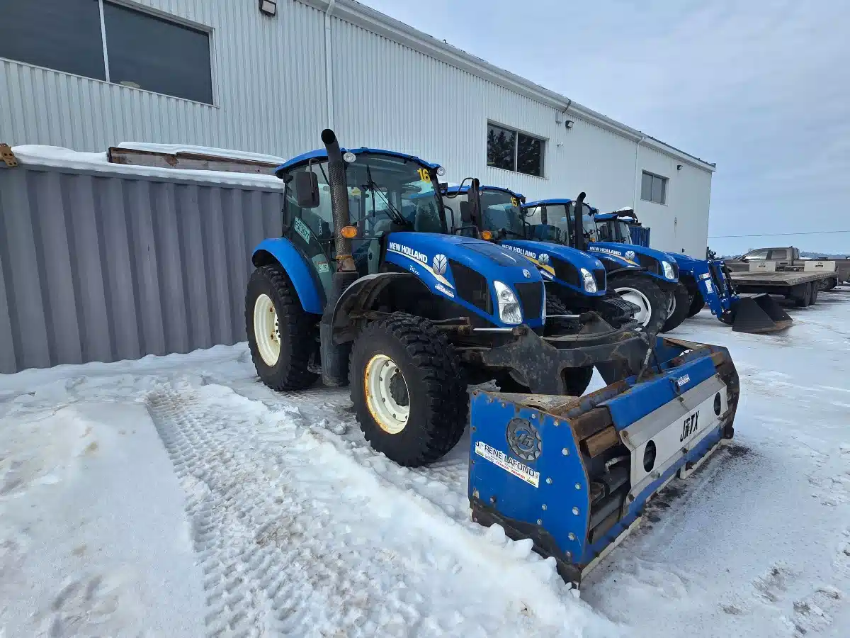 Gallery image 2 for Used 2017 New Holland T4.100 Tractor