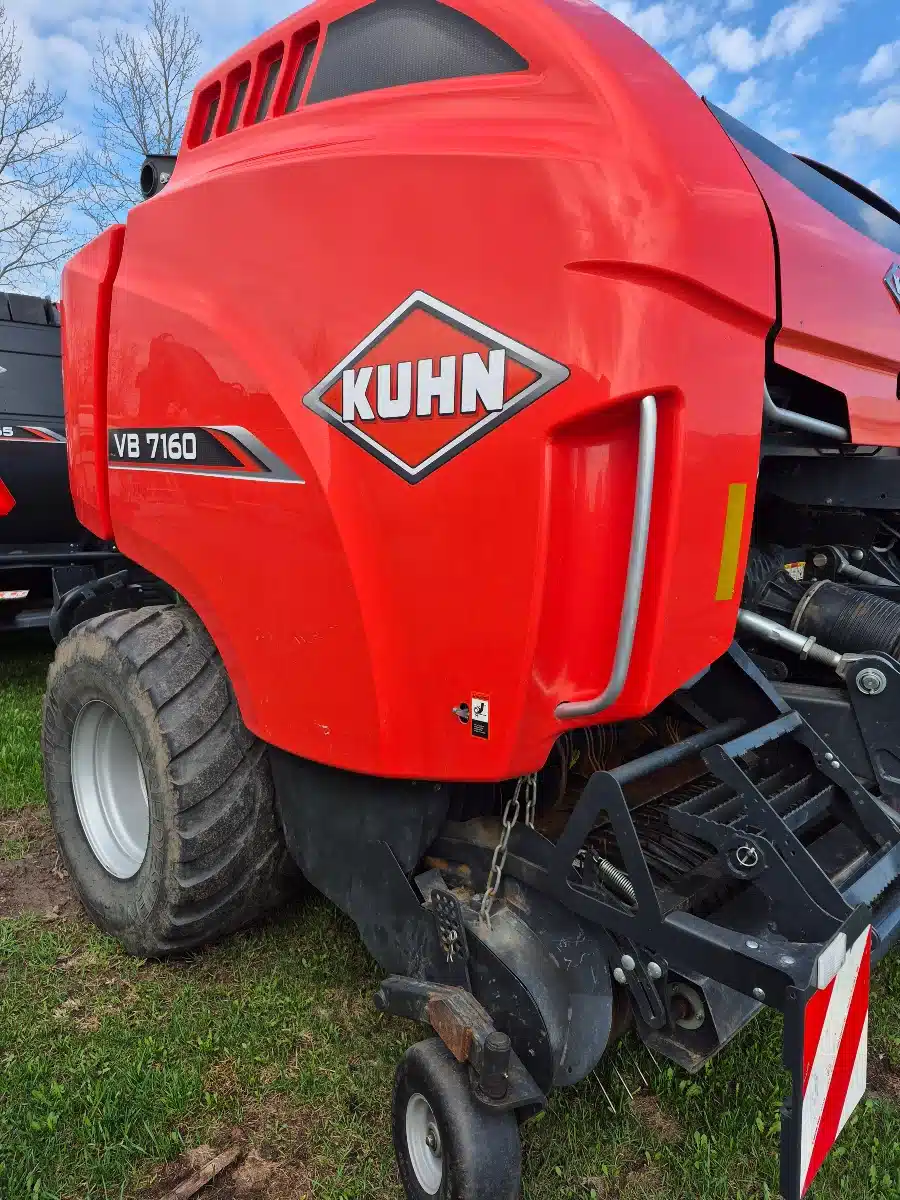 Gallery image 1 for Used 2022 Kuhn VB7160 Round Baler