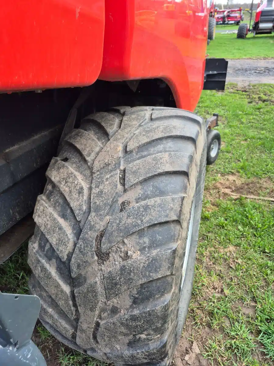 Gallery image 2 for Used 2022 Kuhn VB7160 Round Baler
