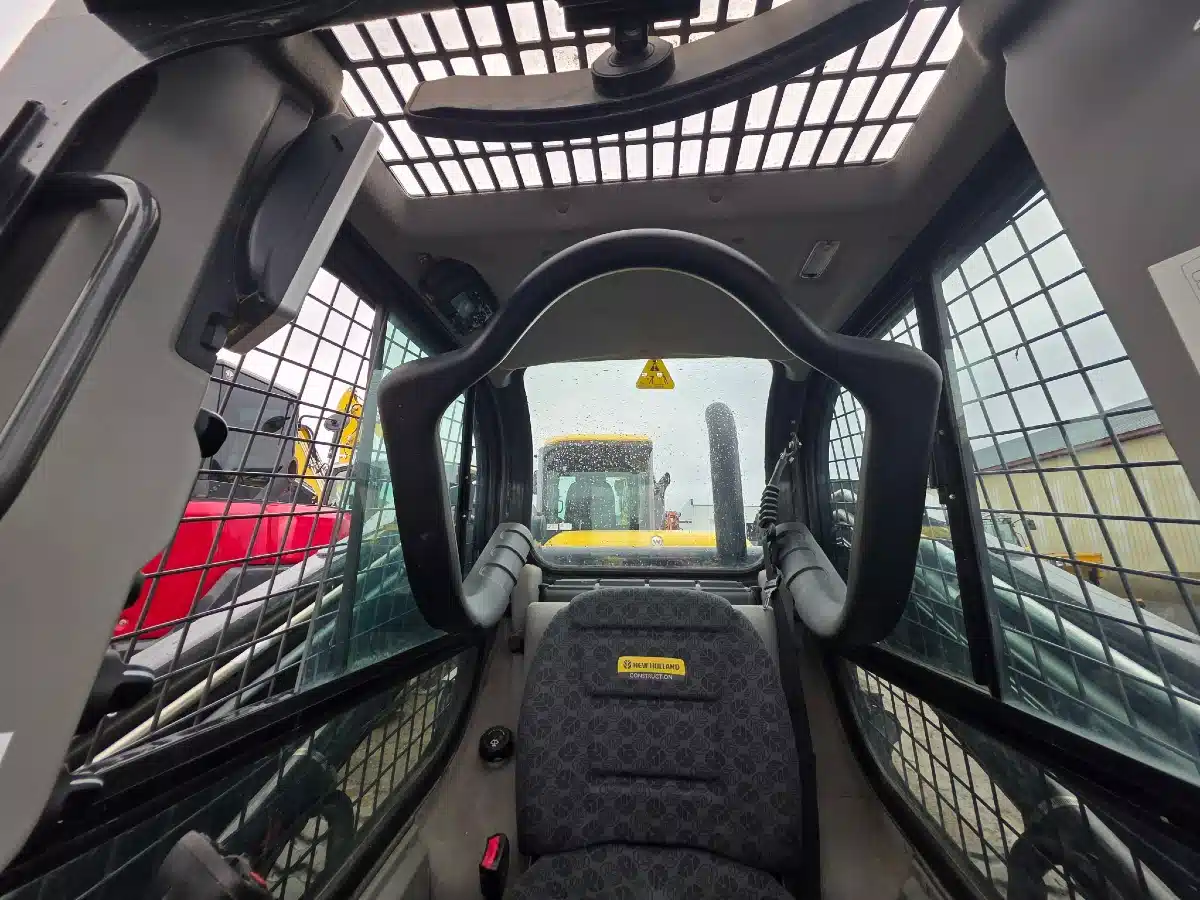 Gallery image 2 for Used 2022 New Holland Construction C332 Track Loader