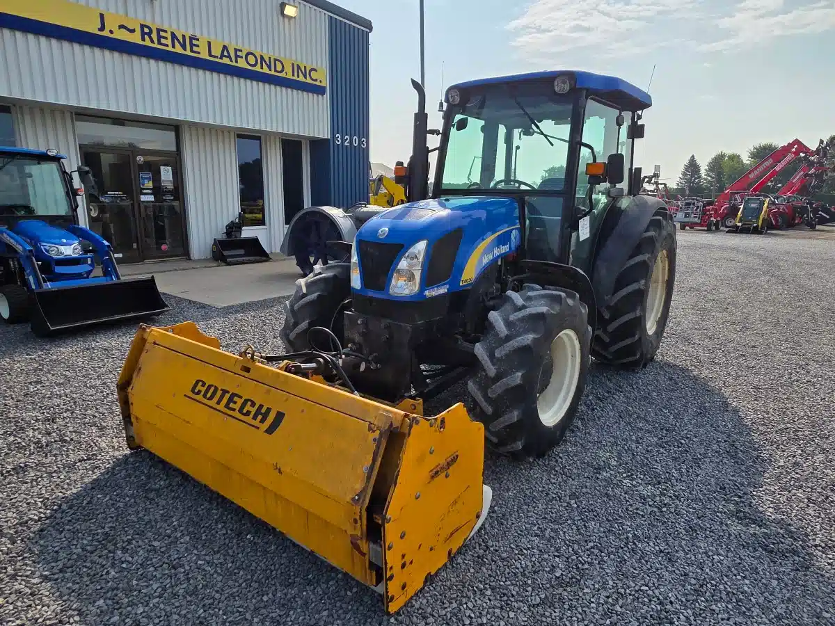 Gallery image 2 for Used 2009 New Holland T4030 Tractor
