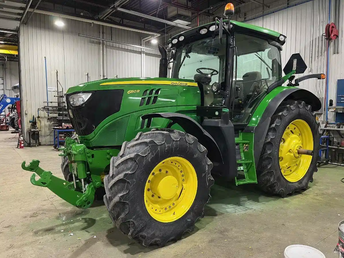 Photo de la Galerie 1 pour 2013 John Deere 6150R Tracteur