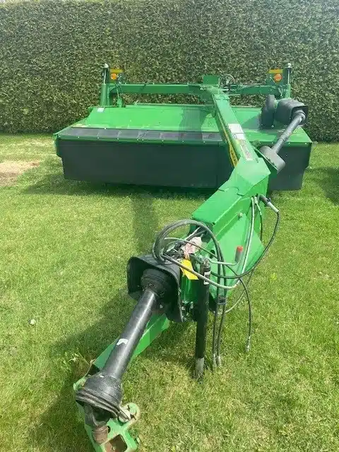 Photo de la Galerie 1 pour 2021 John Deere S350 Faucheuse-conditionneuse à disques
