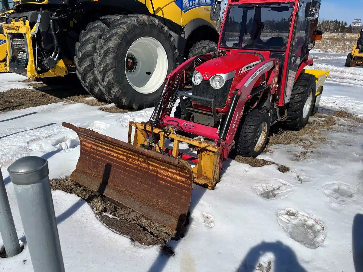 Gallery image 2 for 2019 Massey Ferguson 1734E Tractor