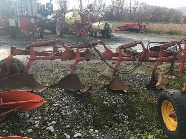 Gallery image 2 for Used Sanderum 4F Plow