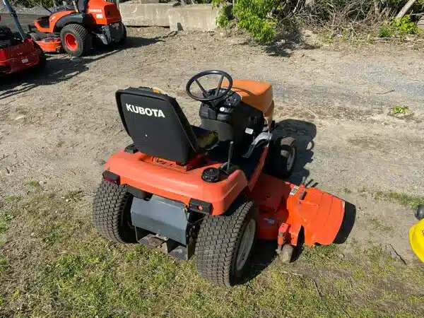 Gallery image 2 for Used 2004 Kubota G2460 Lawn Tractor