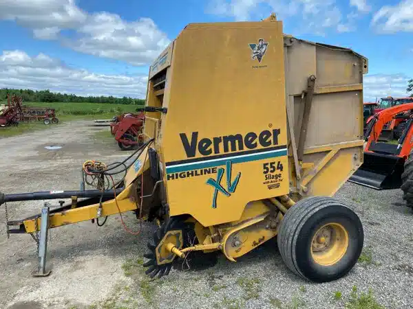 Gallery image 1 for Used Vermeer 554XL Round Baler