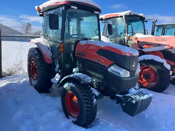 Gallery image 2 for Used 2011 Kubota L5740HSTCC3 Tractor
