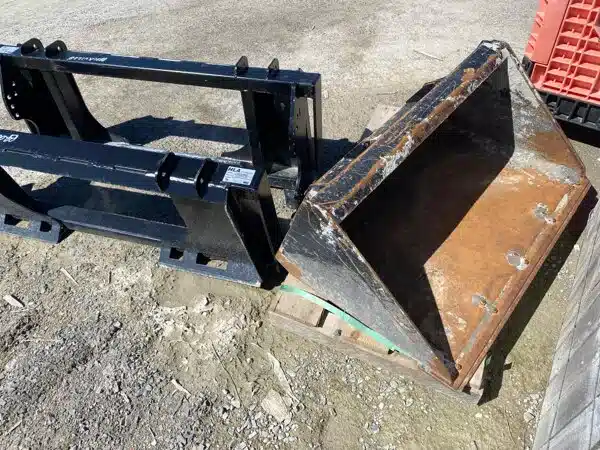 Gallery image 2 for Used Kubota AP-CL136LC Bucket