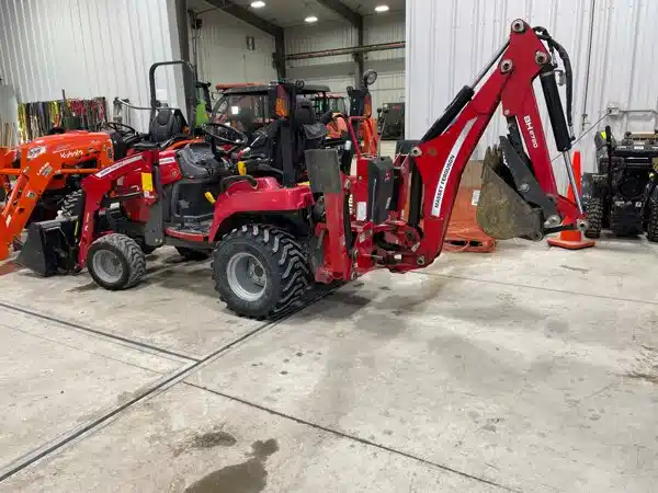 Gallery image 2 for 2021 Massey Ferguson GC 1725 Tractor
