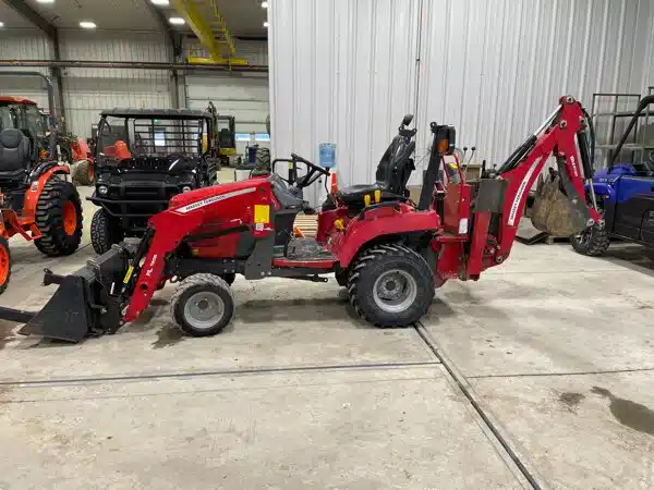 Gallery image 1 for 2021 Massey Ferguson GC 1725 Tractor