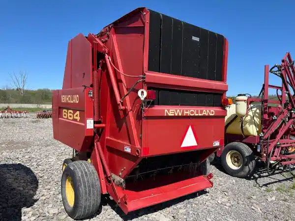 Gallery image 2 for Used New Holland 664 Rake