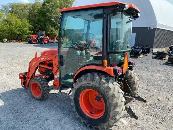 Gallery image 2 for Used 2020 Kubota LX3310 Tractor