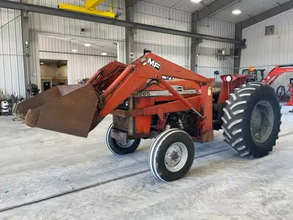 Gallery image 2 for Used 1975 Massey Ferguson 265 Tractor