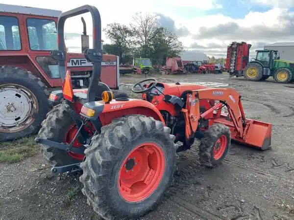 Gallery image 2 for Used Kubota L4701 Tractor