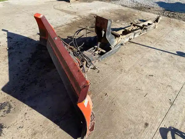 Gallery image 2 for Used Kubota L2184 Blade