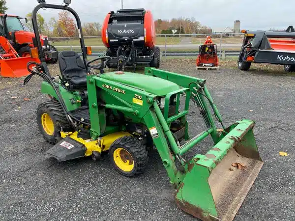 Gallery image 2 for Used 2005 John Deere 2210 Tractor
