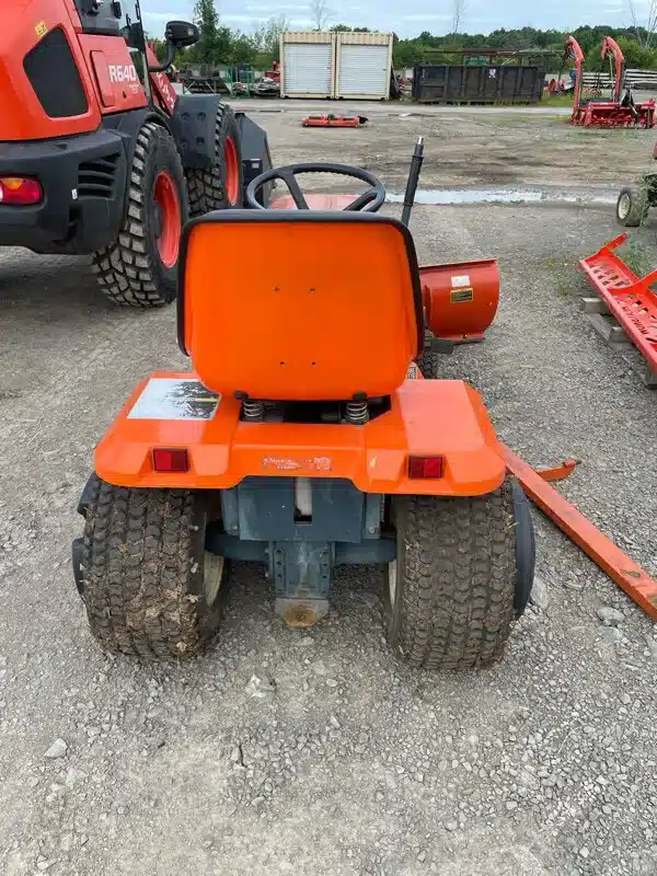 Gallery image 2 for 1985 Kubota G3200 Lawn Tractor
