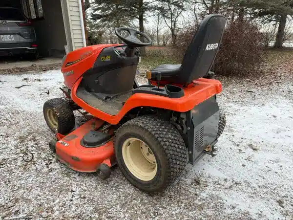 Gallery image 2 for 2017 Kubota GR2120 Lawn Tractor