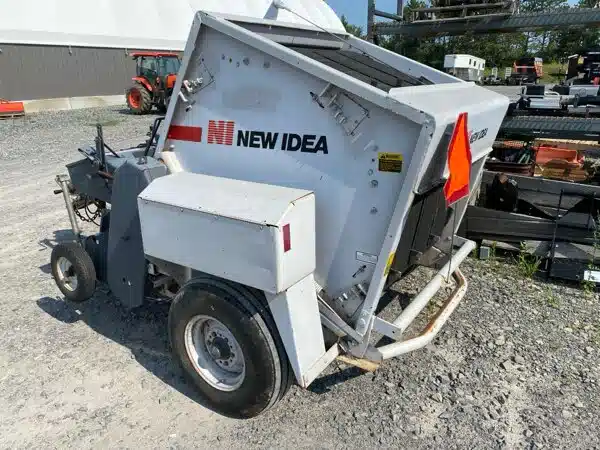 Gallery image 2 for New Idea 483P Rake