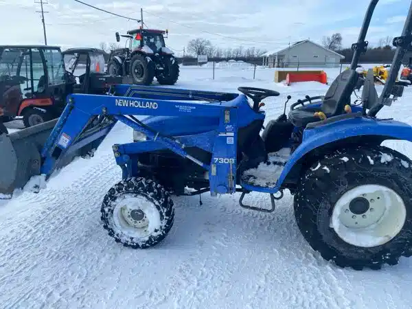 Gallery image 1 for 2001 New Holland TC33D Tractor