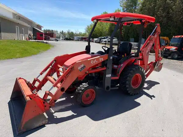 Photo de la Galerie 2 pour 2022 Kubota B26 Rétrocaveuse