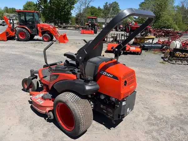 Photo de la Galerie 2 pour 2020 Kubota ZD1211-3-60 Tondeuse à rayon de braquage zéro