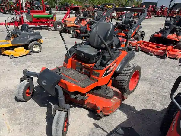 Photo de la Galerie 1 pour 2017 Kubota ZD1211 Tondeuse à rayon de braquage zéro