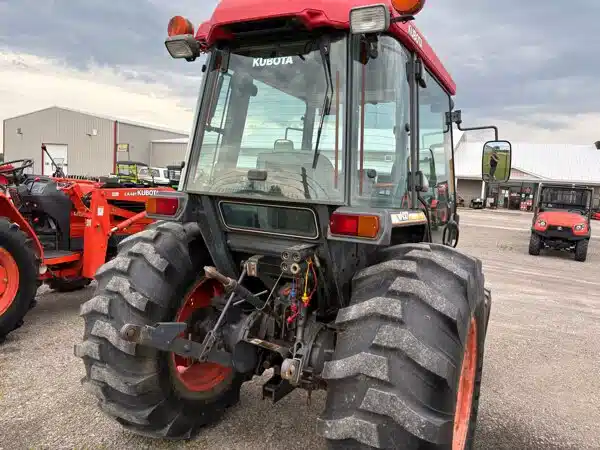 Photo de la Galerie 2 pour Kubota L4310 Tracteur