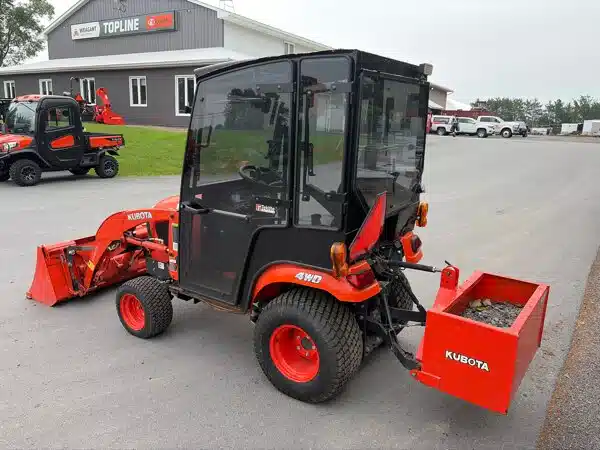Photo de la Galerie 1 pour 2020 Kubota BX2380 Tracteur
