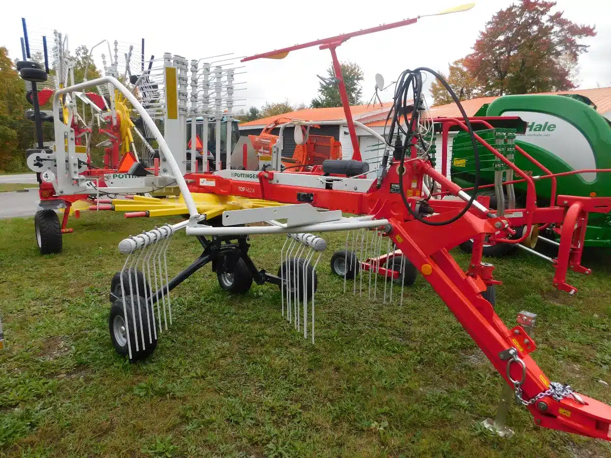 Gallery image 1 for New Pottinger TOP 462 A Rake