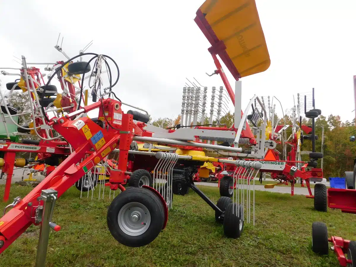 Gallery image 2 for New Pottinger TOP 462 A Rake