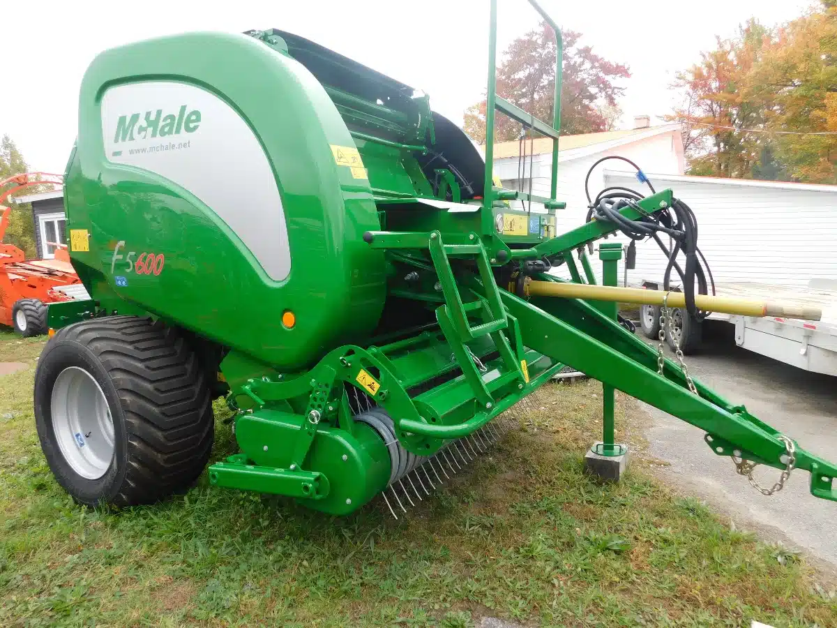 Gallery image 1 for New McHale F5600 Round Baler