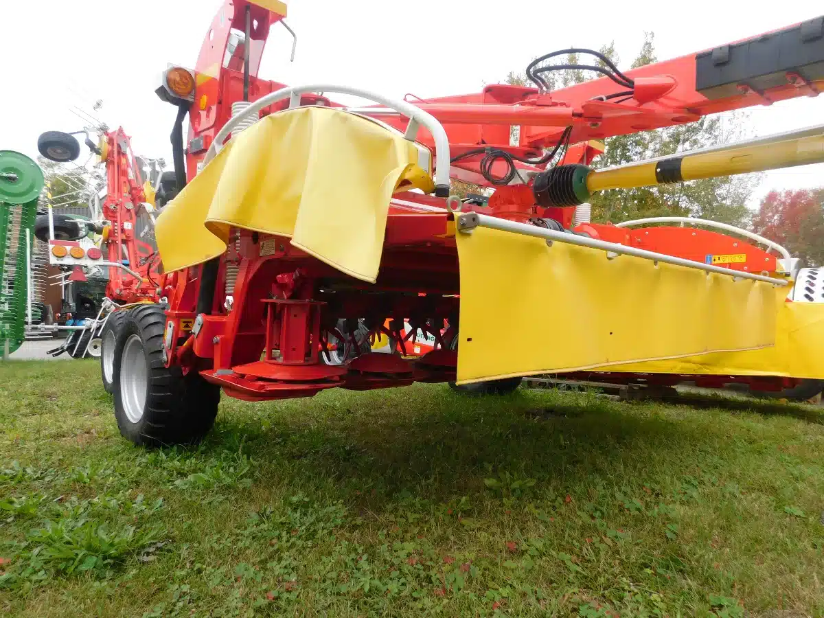 Gallery image 1 for New Pottinger NOVACAT 3007 T ED Disc Mower Conditioner