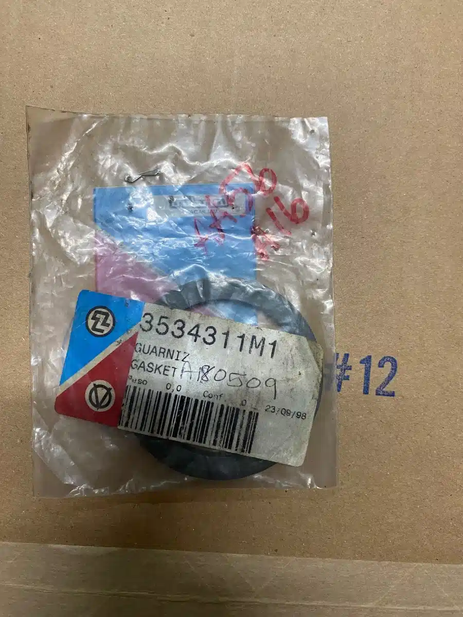 Photo de la Galerie 1 pour McCormick Gasket 3534311M1 pièces - neuves et usagées